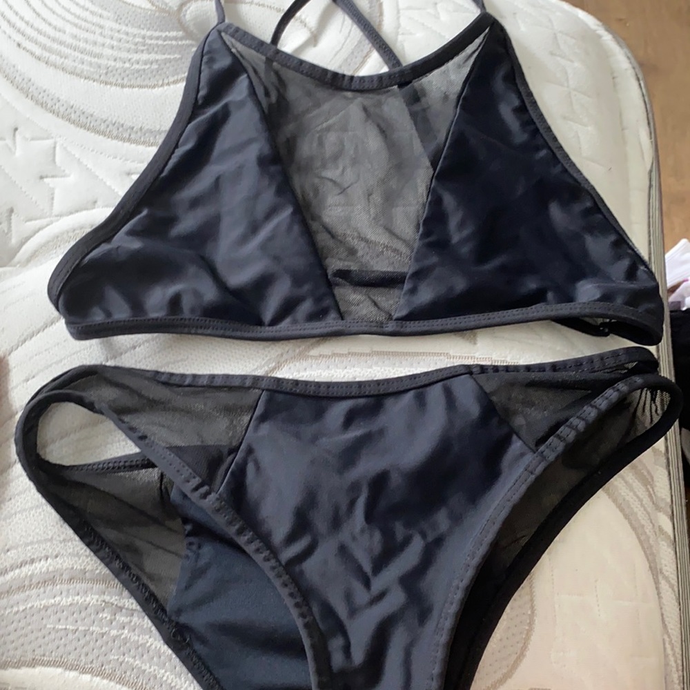 Sheer panel ruched bottom cross cross back bikini